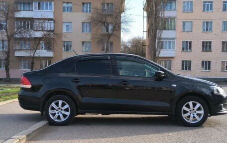 Volkswagen Polo VI (EU Market), 2011 год, 800 000 рублей, 4 фотография
