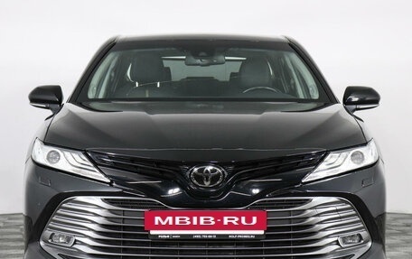Toyota Camry, 2018 год, 3 249 000 рублей, 2 фотография