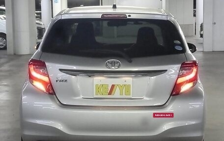 Toyota Vitz, 2014 год, 681 000 рублей, 8 фотография