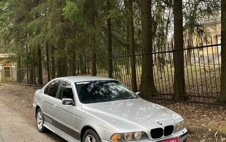 BMW 5 серия, 2003 год, 650 000 рублей, 1 фотография