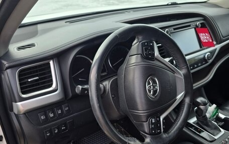 Toyota Highlander III, 2014 год, 3 200 000 рублей, 6 фотография