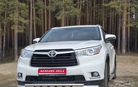 Toyota Highlander III, 2014 год, 3 200 000 рублей, 15 фотография