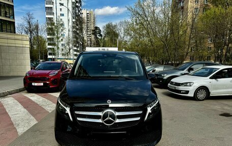 Mercedes-Benz V-Класс, 2023 год, 12 350 000 рублей, 2 фотография