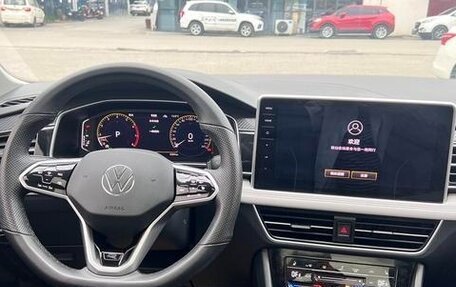 Volkswagen Tiguan II, 2021 год, 2 570 000 рублей, 10 фотография