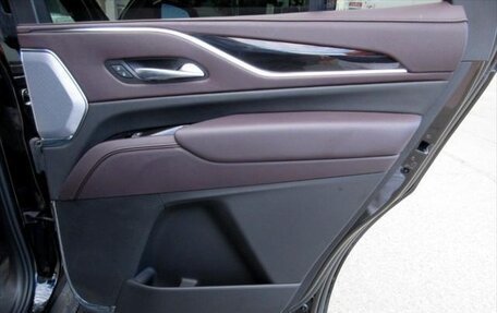 Cadillac Escalade V, 2023 год, 17 000 000 рублей, 5 фотография