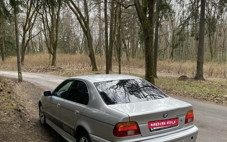 BMW 5 серия, 2003 год, 650 000 рублей, 8 фотография