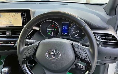 Toyota C-HR I рестайлинг, 2019 год, 1 910 000 рублей, 8 фотография