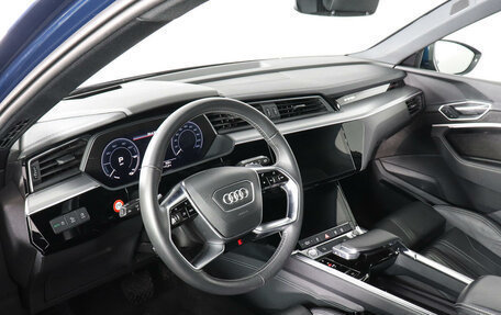 Audi e-tron I, 2020 год, 5 250 000 рублей, 9 фотография