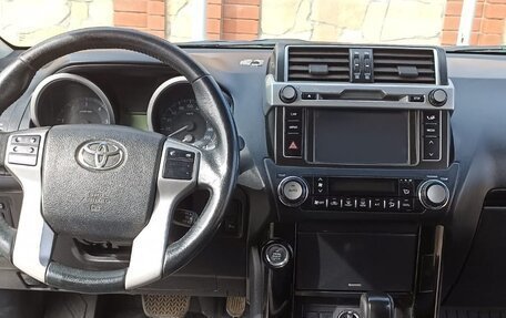 Toyota Land Cruiser Prado 150 рестайлинг 2, 2014 год, 3 850 000 рублей, 3 фотография