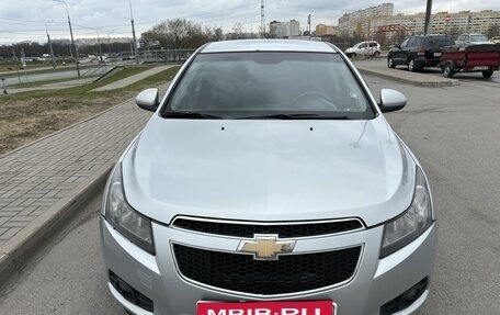 Chevrolet Cruze II, 2009 год, 699 000 рублей, 2 фотография