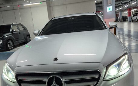 Mercedes-Benz E-Класс, 2021 год, 4 500 000 рублей, 3 фотография