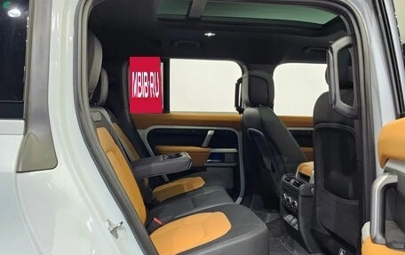Land Rover Defender II, 2023 год, 11 800 000 рублей, 3 фотография