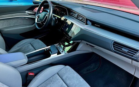 Audi e-tron Sportback I, 2020 год, 5 550 000 рублей, 10 фотография
