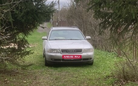 Audi A4, 2001 год, 730 000 рублей, 13 фотография