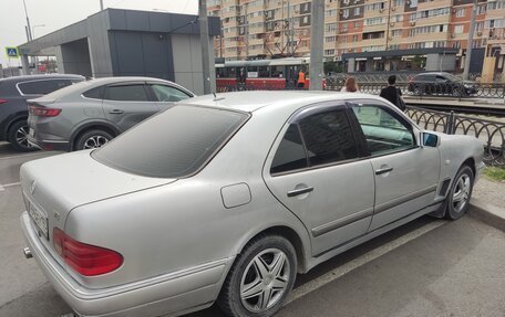 Mercedes-Benz E-Класс, 1998 год, 329 000 рублей, 2 фотография