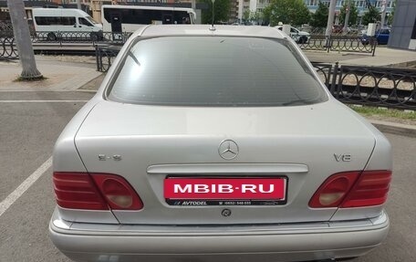 Mercedes-Benz E-Класс, 1998 год, 329 000 рублей, 3 фотография