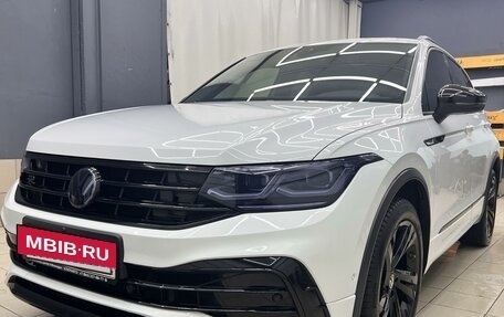 Volkswagen Tiguan II, 2021 год, 4 700 000 рублей, 3 фотография