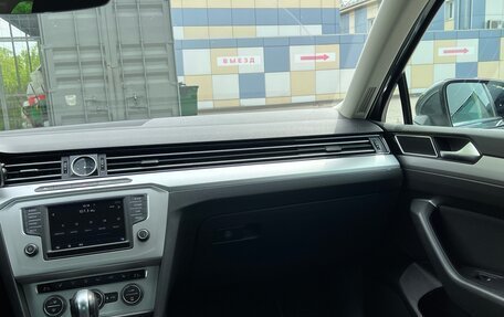 Volkswagen Passat B8 рестайлинг, 2017 год, 2 390 000 рублей, 18 фотография