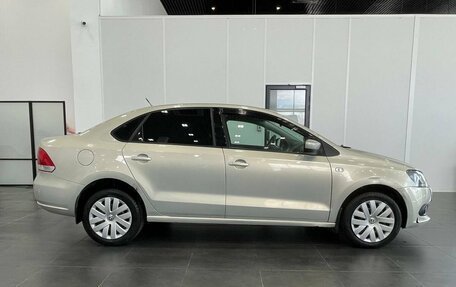 Volkswagen Polo VI (EU Market), 2011 год, 800 000 рублей, 4 фотография