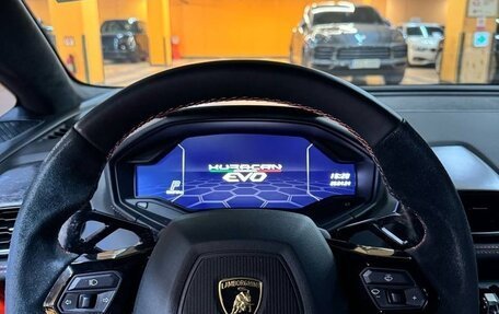 Lamborghini Huracán, 2020 год, 26 000 000 рублей, 2 фотография