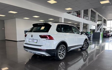 Volkswagen Tiguan II, 2019 год, 2 745 000 рублей, 2 фотография