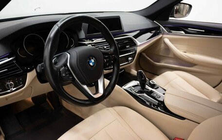BMW 5 серия, 2018 год, 3 729 000 рублей, 10 фотография