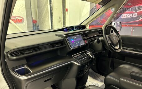 Honda Stepwgn IV, 2018 год, 2 937 000 рублей, 17 фотография