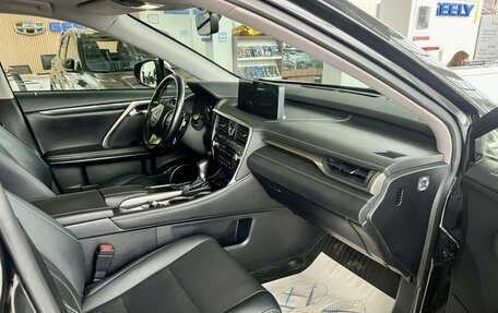 Lexus RX IV рестайлинг, 2019 год, 4 219 000 рублей, 20 фотография