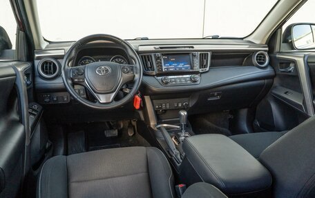 Toyota RAV4, 2016 год, 2 474 000 рублей, 6 фотография