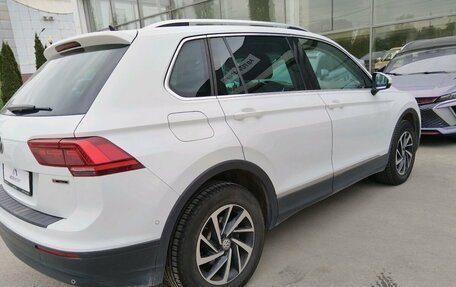 Volkswagen Tiguan II, 2018 год, 2 350 000 рублей, 6 фотография