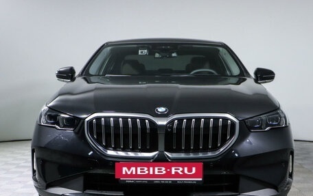 BMW 5 серия, 2023 год, 9 850 000 рублей, 2 фотография