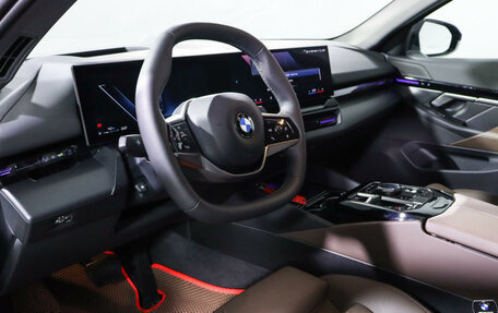 BMW 5 серия, 2023 год, 9 850 000 рублей, 14 фотография