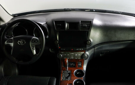 Toyota Highlander III, 2011 год, 12 фотография