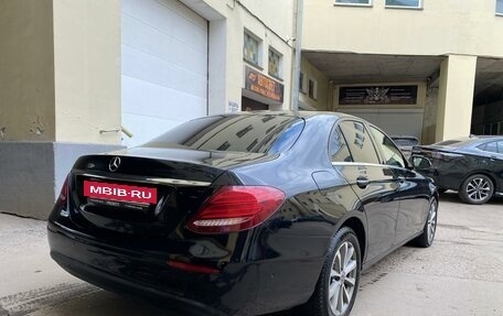 Mercedes-Benz E-Класс, 2018 год, 2 175 000 рублей, 5 фотография
