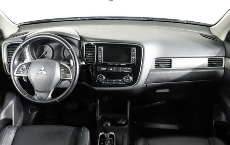 Mitsubishi Outlander III рестайлинг 3, 2012 год, 1 850 000 рублей, 12 фотография