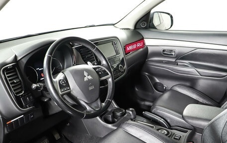 Mitsubishi Outlander III рестайлинг 3, 2012 год, 1 850 000 рублей, 14 фотография