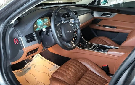 Jaguar XF II, 2019 год, 2 240 000 рублей, 9 фотография