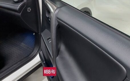Toyota RAV4, 2017 год, 3 130 000 рублей, 28 фотография