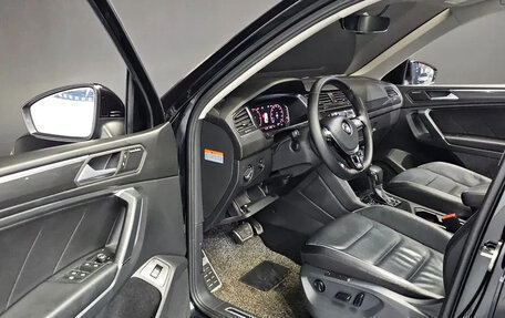 Volkswagen Tiguan II, 2020 год, 2 600 000 рублей, 12 фотография