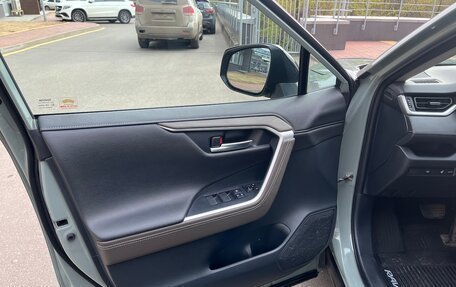 Toyota RAV4, 2019 год, 2 890 000 рублей, 9 фотография