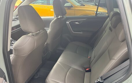 Toyota RAV4, 2019 год, 2 890 000 рублей, 8 фотография