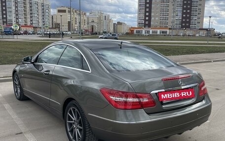 Mercedes-Benz E-Класс, 2010 год, 1 490 000 рублей, 5 фотография
