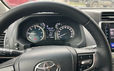 Toyota Land Cruiser Prado 150 рестайлинг 2, 2018 год, 5 850 000 рублей, 2 фотография