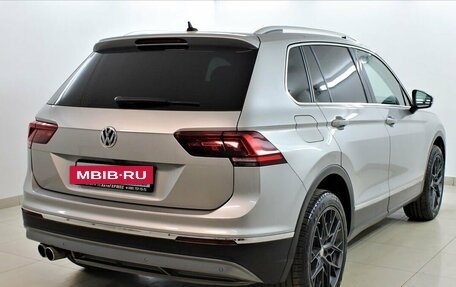 Volkswagen Tiguan II, 2018 год, 2 350 000 рублей, 4 фотография