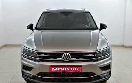 Volkswagen Tiguan II, 2018 год, 2 350 000 рублей, 2 фотография