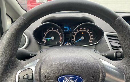 Ford Fiesta, 2015 год, 950 000 рублей, 13 фотография