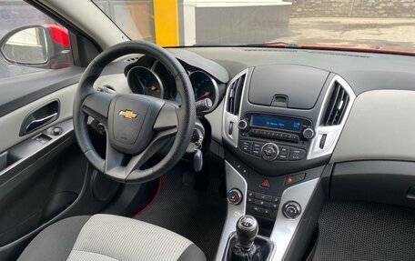 Chevrolet Cruze II, 2014 год, 990 000 рублей, 9 фотография
