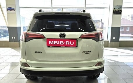 Toyota RAV4, 2015 год, 2 168 000 рублей, 6 фотография
