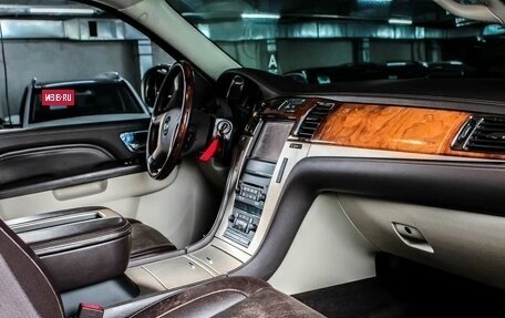 Cadillac Escalade III, 2013 год, 2 540 000 рублей, 17 фотография