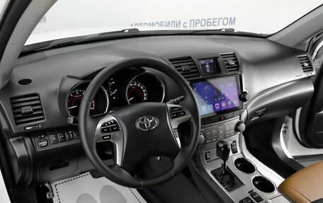 Toyota Highlander III, 2013 год, 2 199 000 рублей, 7 фотография